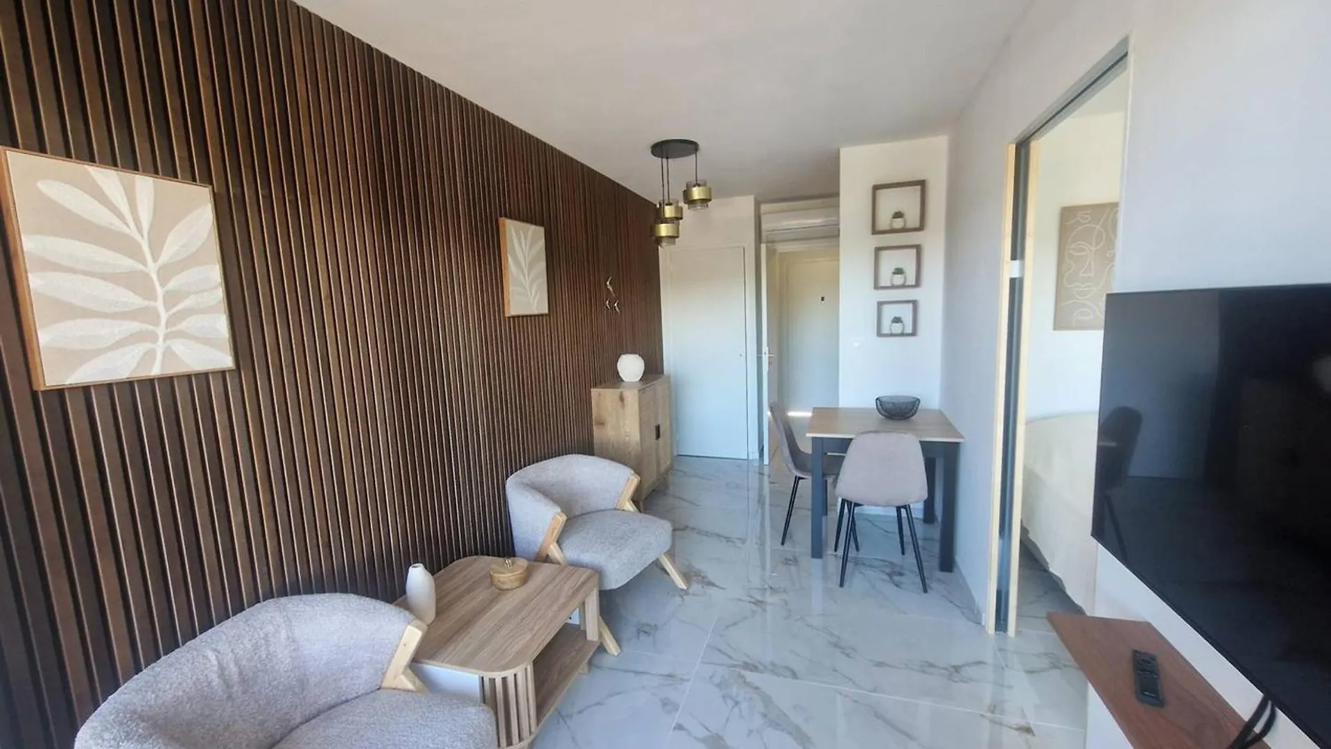 Charmant Appartement A Cavalaire-Sur-Mer Avec Terrasse - Fr-1-100-354