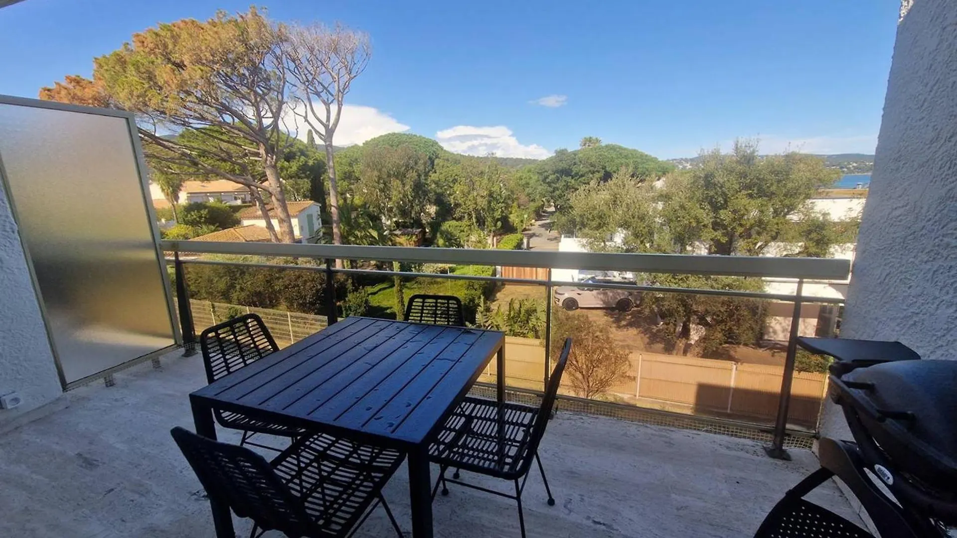 Charmant Appartement A Cavalaire-Sur-Mer Avec Terrasse - Fr-1-100-354 0*,  Γαλλία
